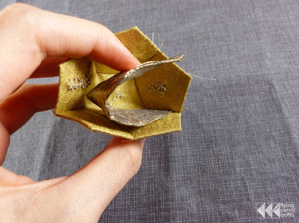 English Paper Pieced Golden Snitch Tutorial | Flying Parrot Quilts
