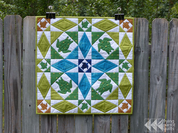 Turtle Storm at Sea quilt | Flying Parrot Quilts